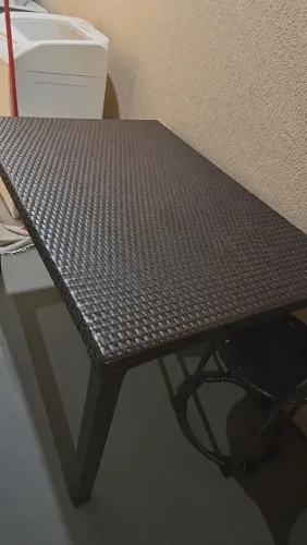 Mesa com 2 cadeiras fibra trançada