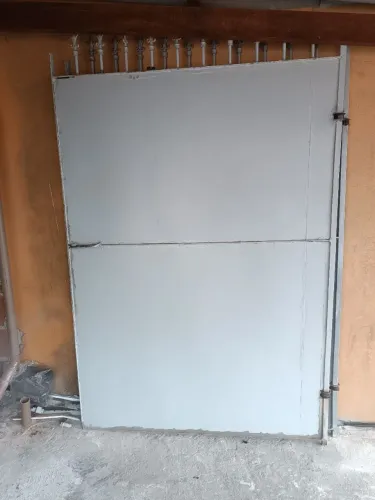Portão de garagem de ferro