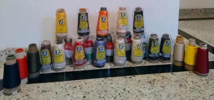 Fio (linha) de costura overloque - 100% poliéster