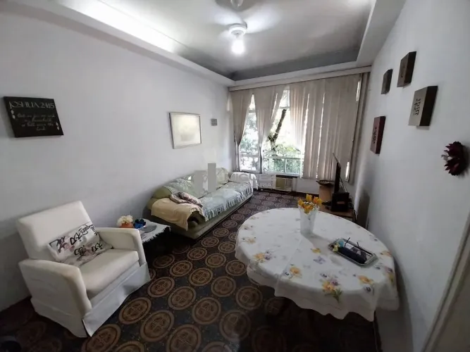Apartamento à venda, Rua Afonso Pena, Tijuca. 3 quartos com vaga na escritura. Código 2402