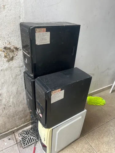 Gabinete de computador para retirada de peças