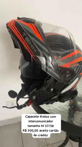 Capacete com intercomunicador 