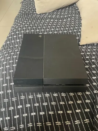PlayStation 4 com controle