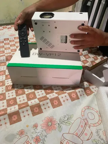 Projetor Portátil BlitzWolf BW-VP12 Branco Novo na Caixa com Controle Apenas R$150