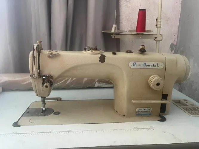 Máquina de costura 