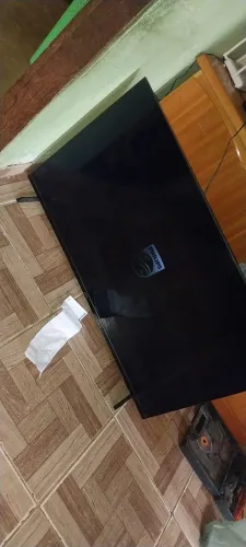 Tv com defeito.