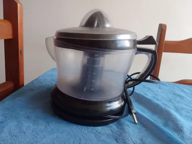 Espremedor de Laranja Pouco Usado ?