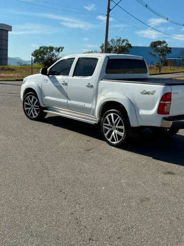 Toyota Hilux CD SRV 4X4 2.7 Flex 16V Aut. 2014
