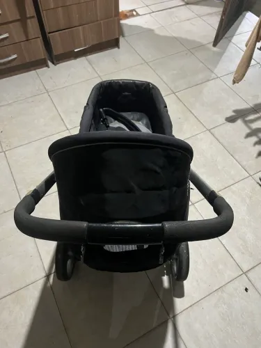 Carrinho + bebê conforto Kiddo