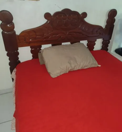 Cama casal madeira maciça 