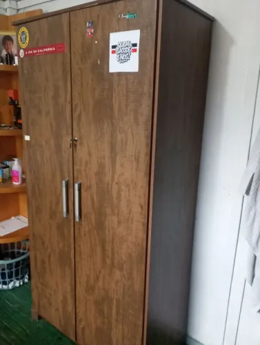 Guarda roupa de solteiro