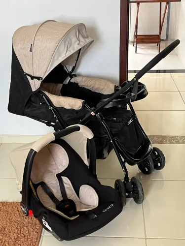 Carrinho de bebê + bebê conforto