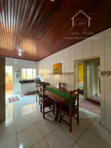 Vendo Ampla Casa - Próximo a Av. Fernando Correa