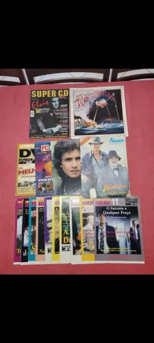 Kit raro c 6 revistas p Colecionadores +10 posteres dentre eles Elvis, Roberto e outros