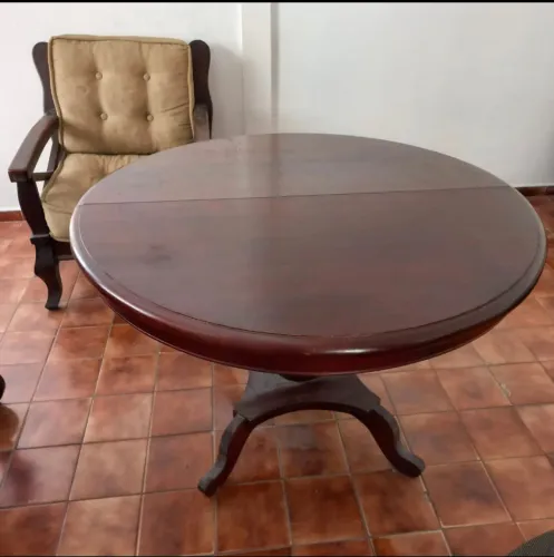 Mesa de madeira maciça expansível anticupim
