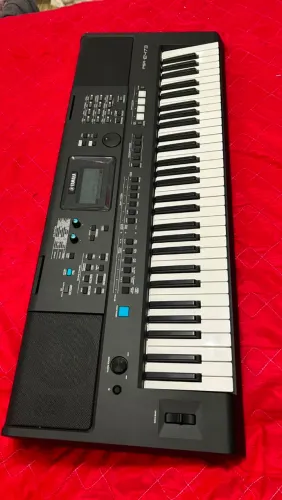 Teclado Yamaha PSR-E473 Semi Novo - Excelente Estado