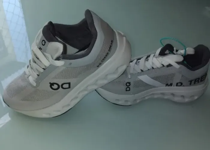 Tenis modelo On Runner