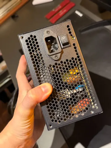 Fonte Gigabyte P650B