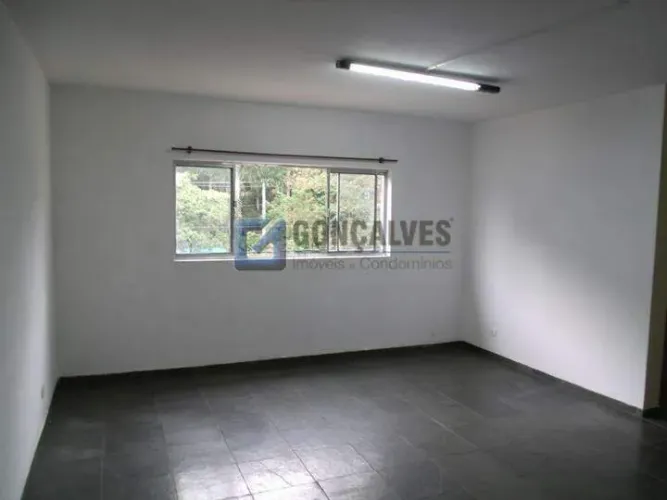 Sala Comercial para Aluguel | 35 m² no Assunção, SBC