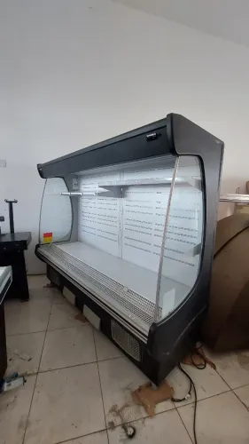 freezer aberto para mercado