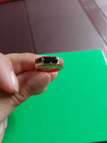 Vende-se um anel de formatura e uma aliança banhado a ouro 18 k.