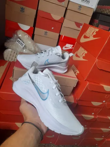 Tênis branco nike
