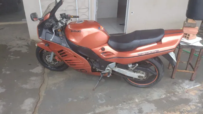 Vendo moto Suzuki 900