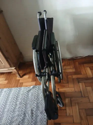 Vendo uma cadeira roda otto Block 600 reais