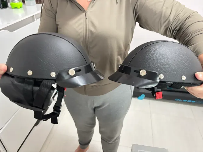  PAR CAPACETE COQUINHO PRETO DE COURO