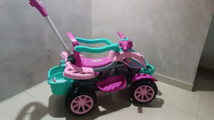 Quadriciclo infantil novo 