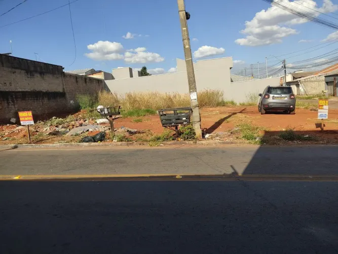 VENDE-SE UM LOTE NO SETOR PARQUE TREMENDÃO