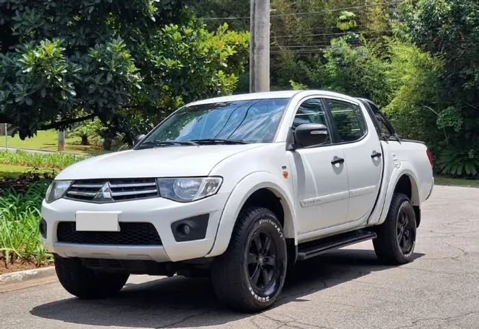 Mitsubishi L200 Triton HLS 2.4 Flex 16V CD Mec. 2015