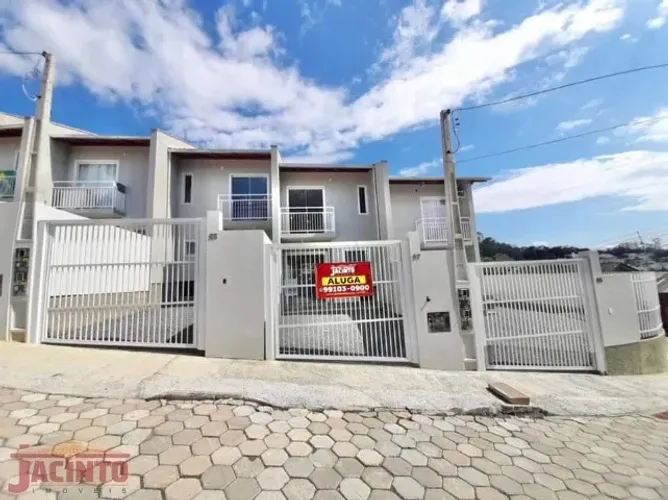 Sobrado na itopava central margem Esquerda 3 coqueiros rua:silverino poltroniere n:87 