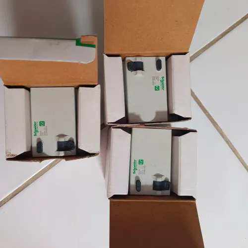 3 Disjuntores Residual 4P-25A-30mA-AC