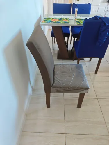 Vendo 4 Cadeiras de Jantar