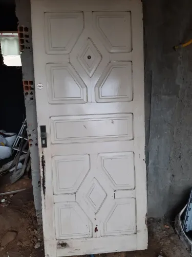 Porta maciça com forra