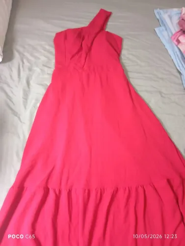 Vestido longo de uma alça