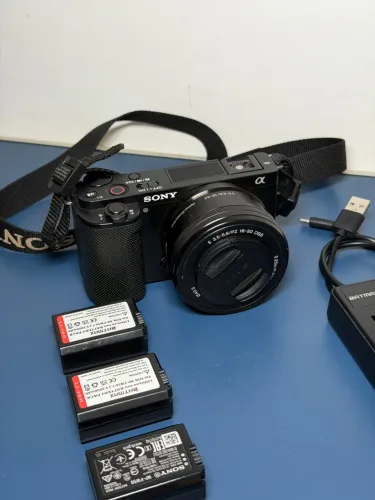 Câmera Sony zve - 10