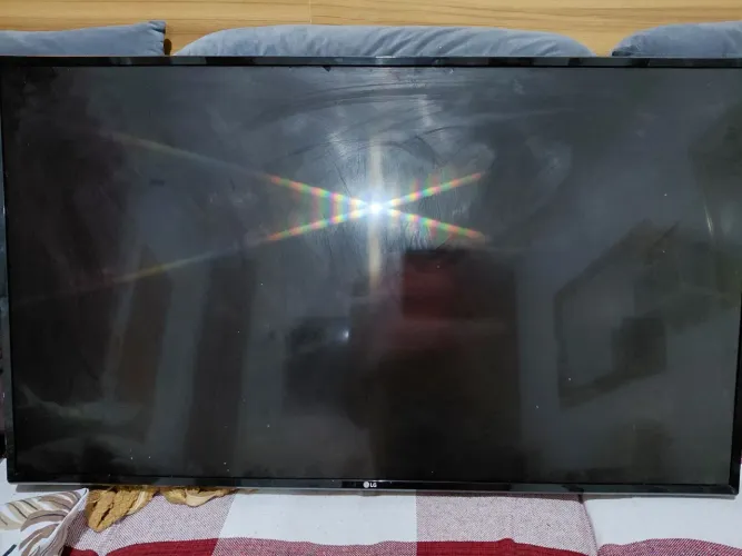 Tv LG para retirada de peças
