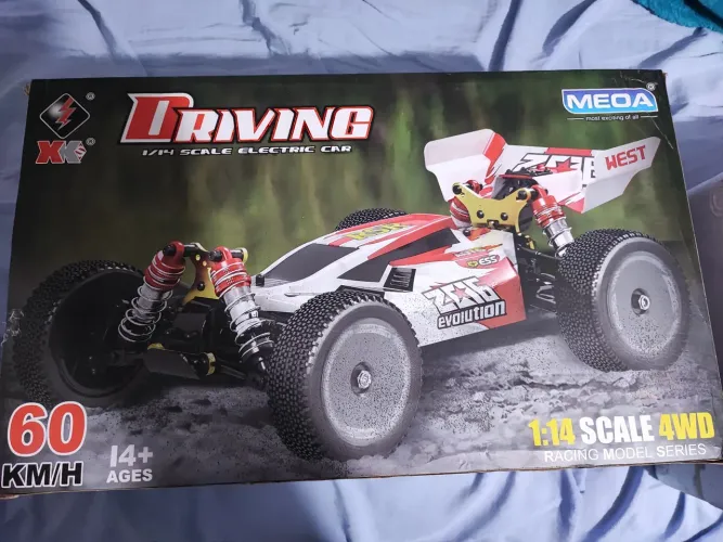 Vendo ou troco carinho de controle remoto 60km por hora NÃO ABAIXO 1 REAL 