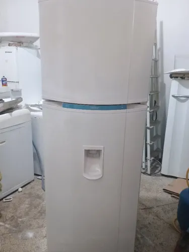Geladeira ótima grande com garantia