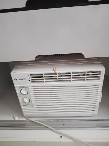 Ar condicionado 7000BTUs,1 ano de uso, funcionando