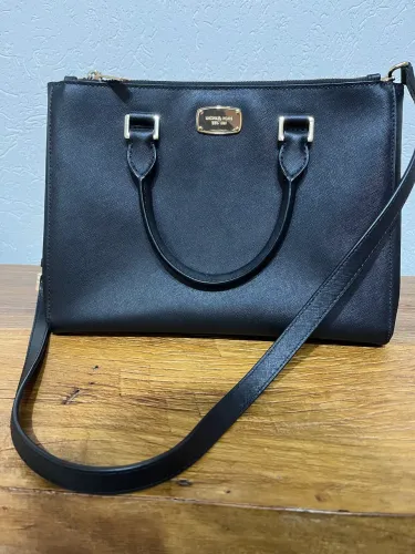 Bolsa Michael Kors preta 