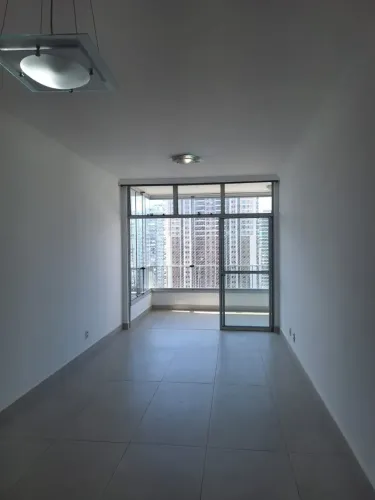 Vendo apartamento Quarto e sala com dependência -Parque das Rosas Barra da Tijuca