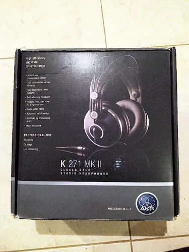 Fone AKG K271 MK II áudio profissional, na caixa