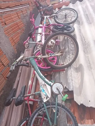 Lote com 4 bicicleta 