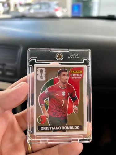 Figurinha EXTRA STICKER LEGEND Cristiano Ronaldo OURO copa 2026