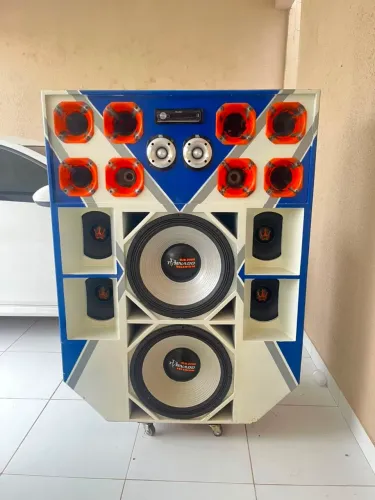 VENDO SOM AUTOMOTIVO
