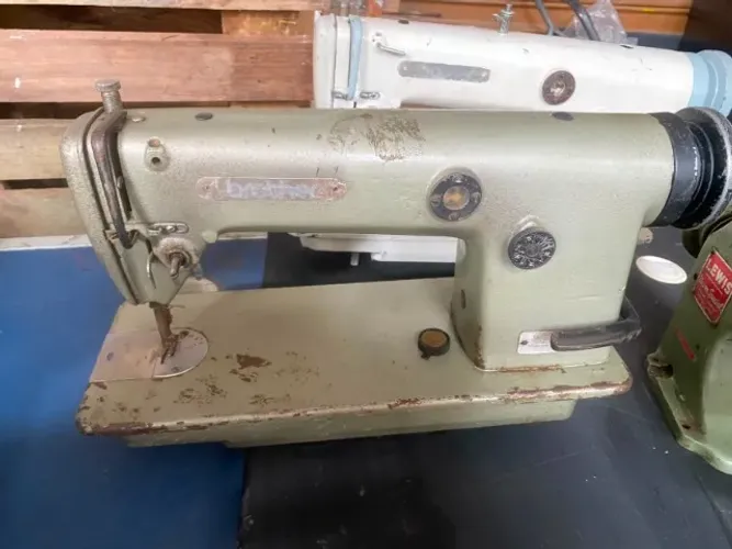 Máquina de Costura Industrial Reta Brother