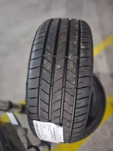 02 Pneus Bridgestone Turanza T005 215x50 R17